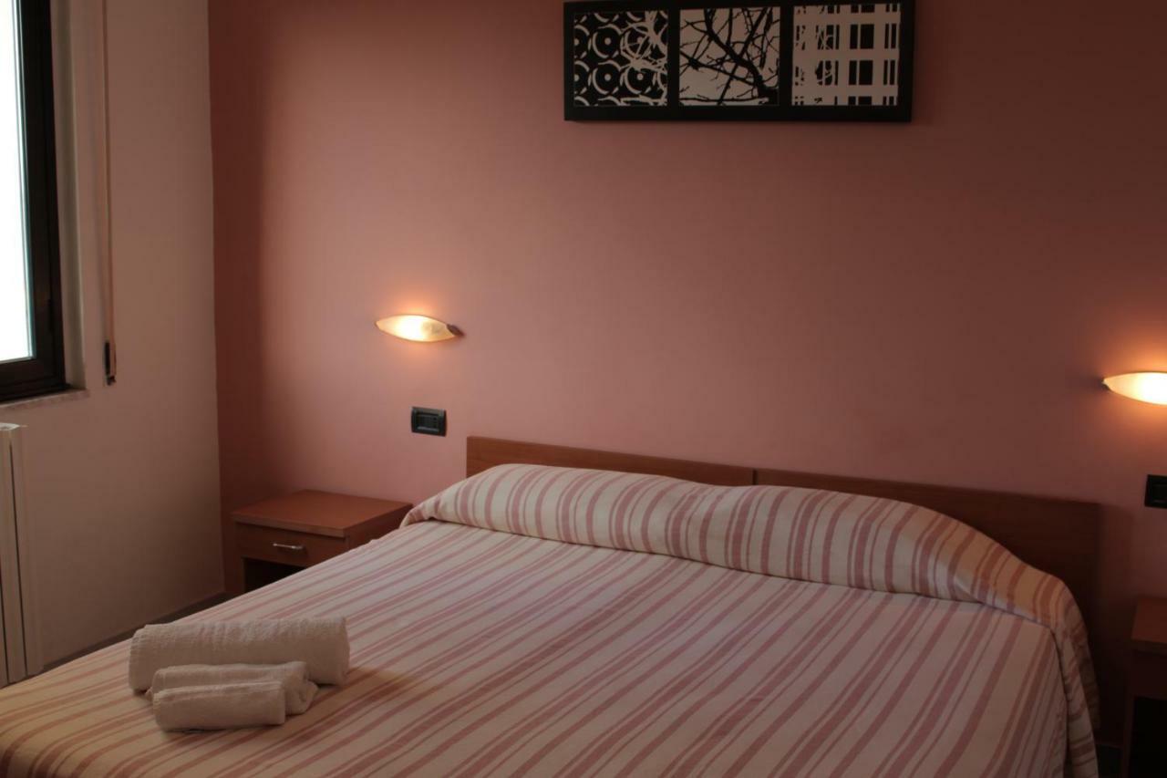 Albergo Il Terrazzino Vibo Valentia Marina Ngoại thất bức ảnh