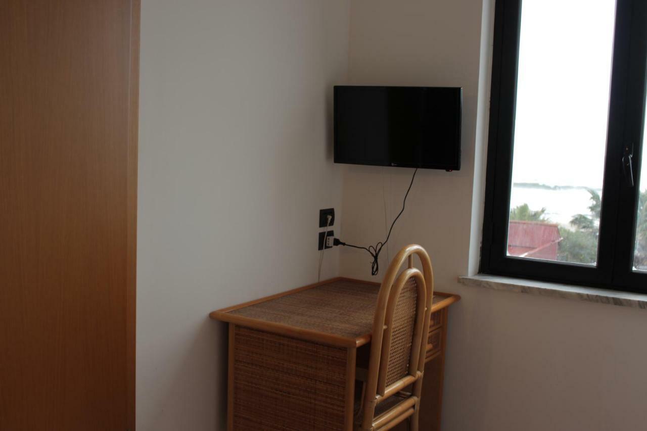 Albergo Il Terrazzino Vibo Valentia Marina Ngoại thất bức ảnh