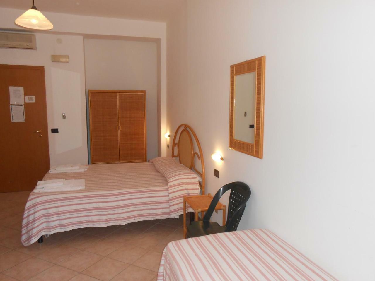 Albergo Il Terrazzino Vibo Valentia Marina Ngoại thất bức ảnh