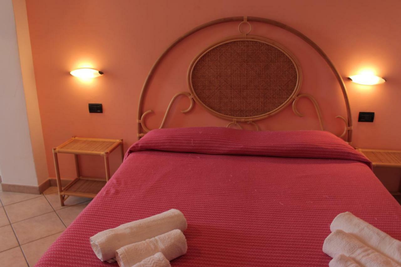 Albergo Il Terrazzino Vibo Valentia Marina Ngoại thất bức ảnh
